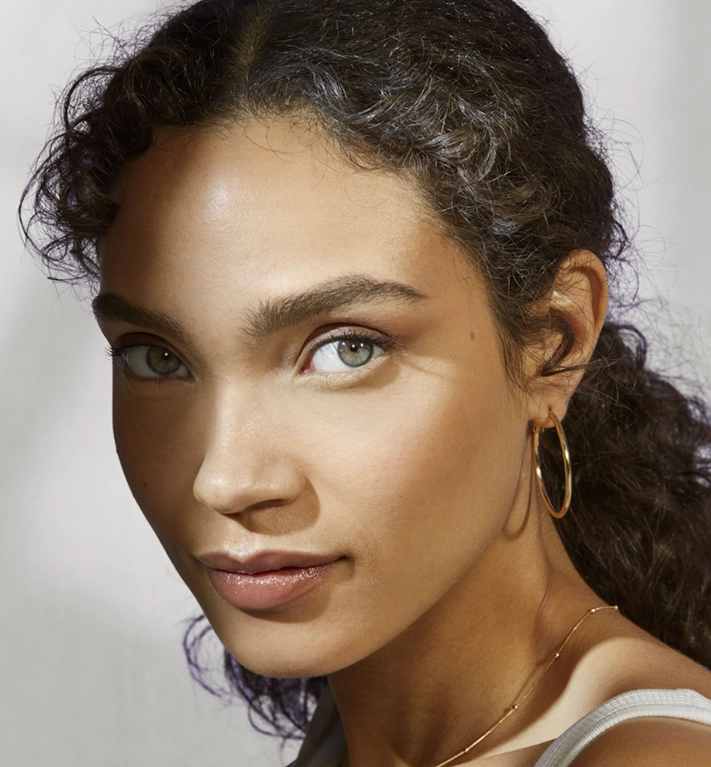 Female model with light and shadows